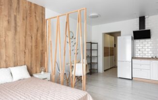 Ścianka działowa z płyt g-k w bloku: projekt, akustyka i montaż krok po kroku