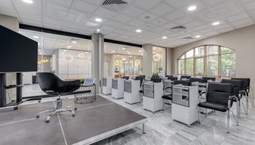 Ścianka loftowa ze szkła i stali w bloku: projekt, wycena i montaż krok po kroku