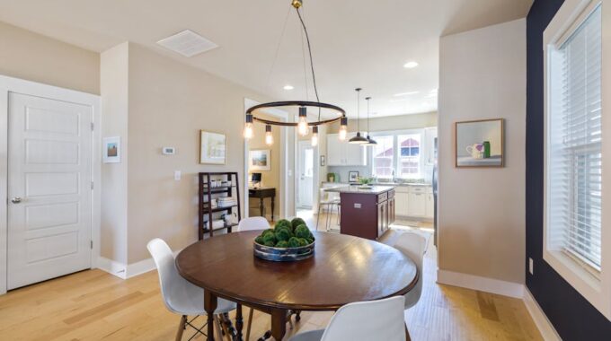 Fotel wiszący w bloku: wybór haka, kotwienie w stropie i montaż krok po kroku